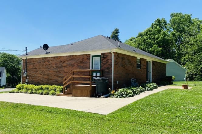 Building Photo - 828 Mulberry Dr