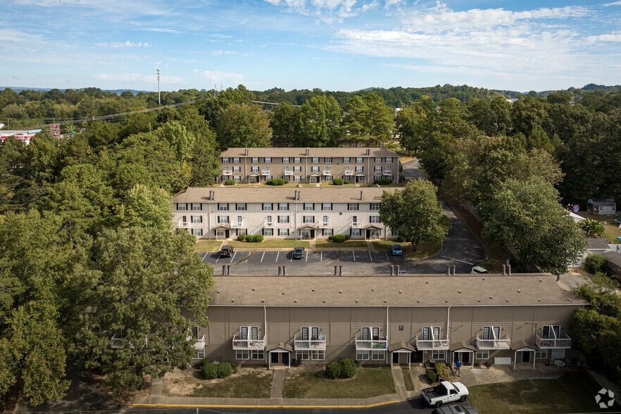 Campus - Hills at Oakwood