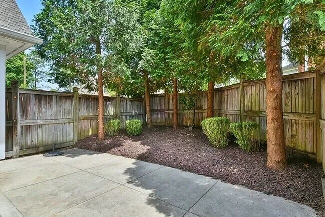 Building Photo - Wildewood in Northeast Columbia