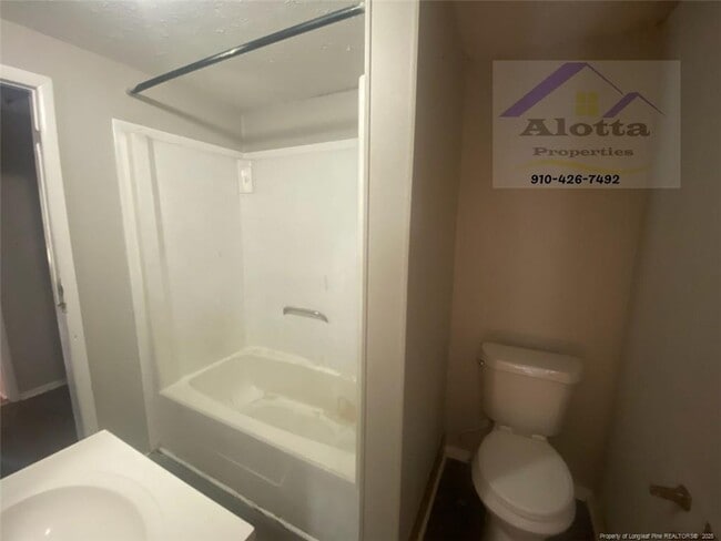 Building Photo - 618 Dashland Dr