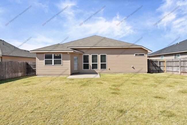 Building Photo - 1115 Roanoke Dr