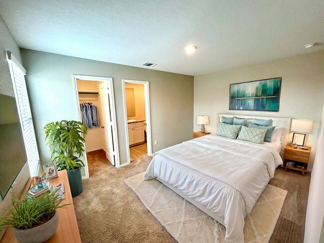 Building Photo - *COMING SOON* Modern Two-Story Home with Garage & Fenced Yard!