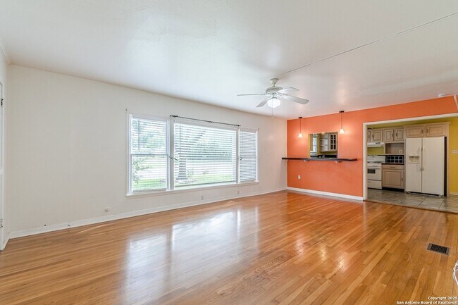 Building Photo - 416 Alexander Hamilton Dr