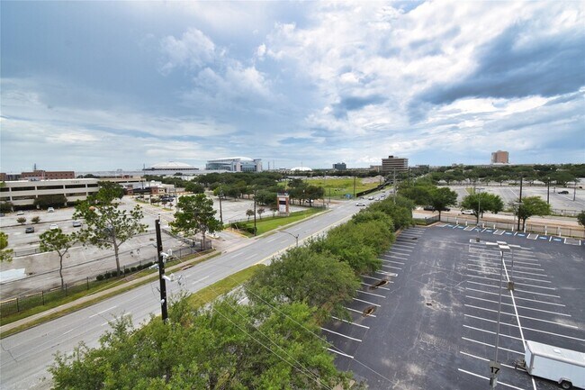 Building Photo - 1711 Old Spanish Trl