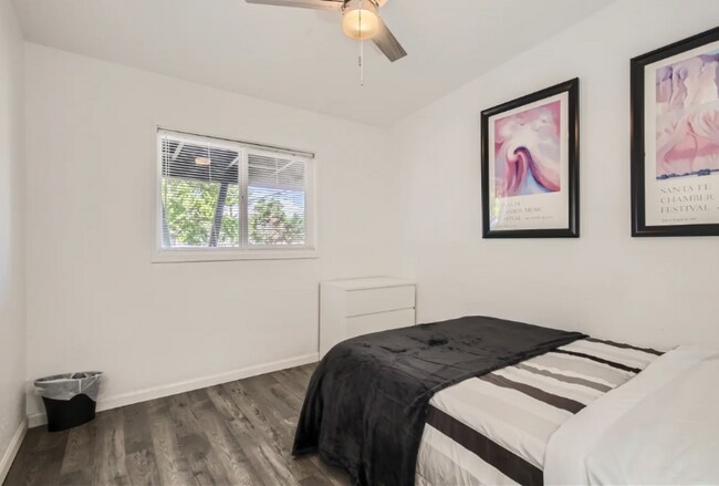 Building Photo - 1296 Vaughn St