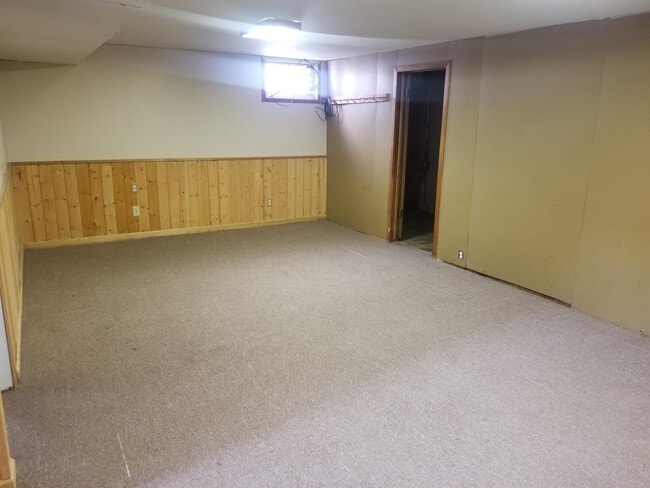 Building Photo - 624 Carol Dr
