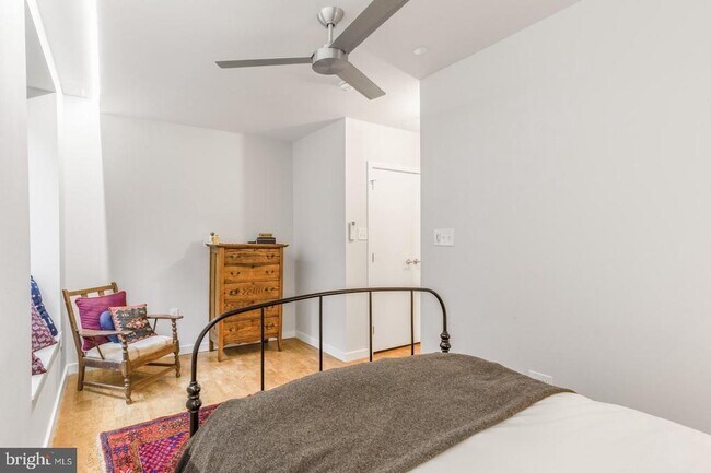 Building Photo - 1306 Hope St