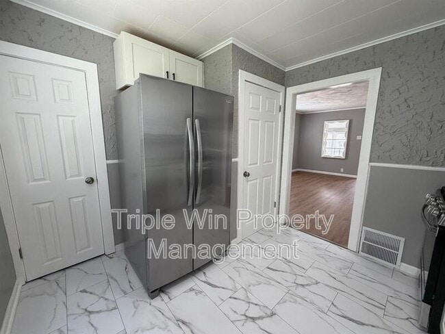 Building Photo - 2308 Huntington Ave