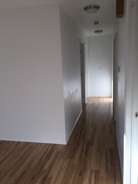 Hallway to right of entry - 4240 Folker St, #B202