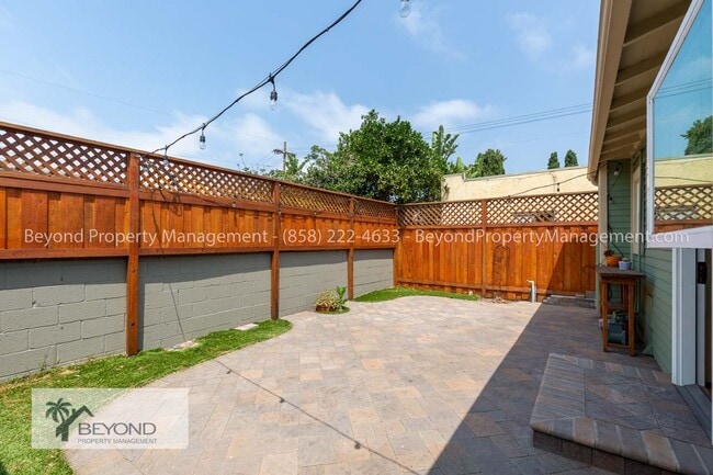 Building Photo - CHARMING 2 BEDROOM CRAFTSMAN BUNGALOW IN T...