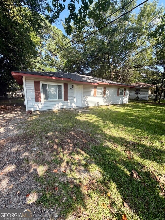 Building Photo - 814 Crestwood Terrace