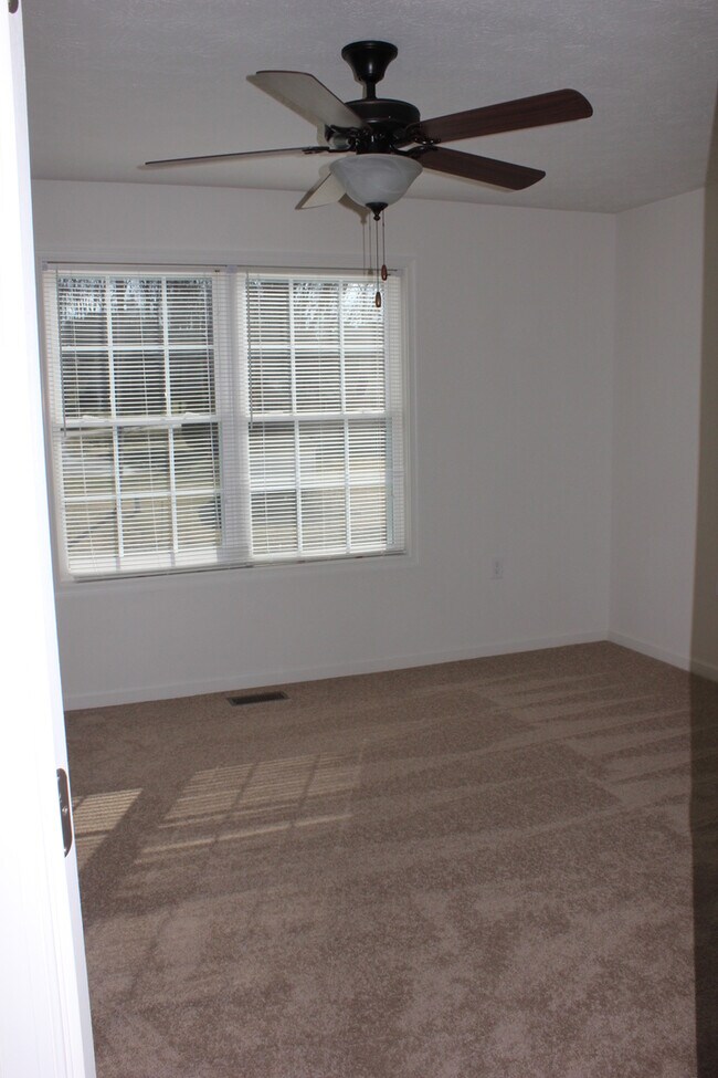 Building Photo - 1476 Taylor Grove Ln