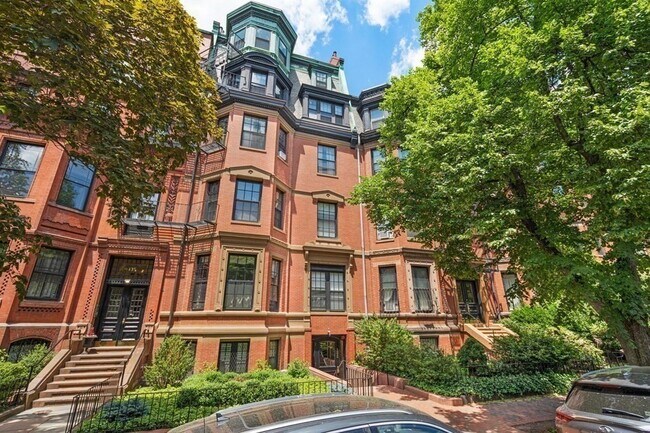 Building Photo - 133 Marlborough St