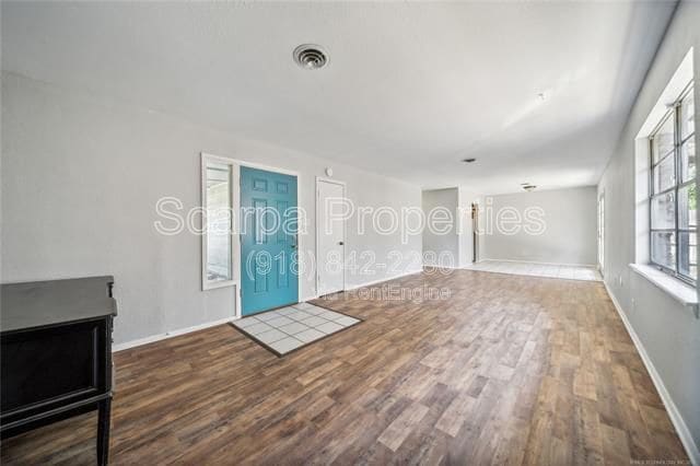 Building Photo - 5520 E 47th Pl