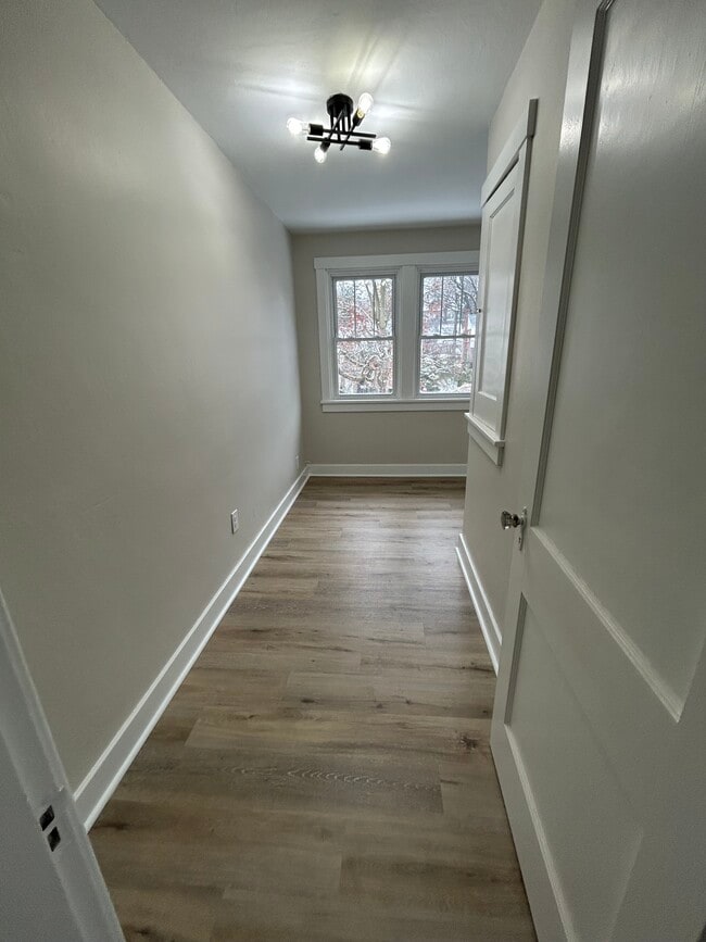 Building Photo - 746 McDonald St