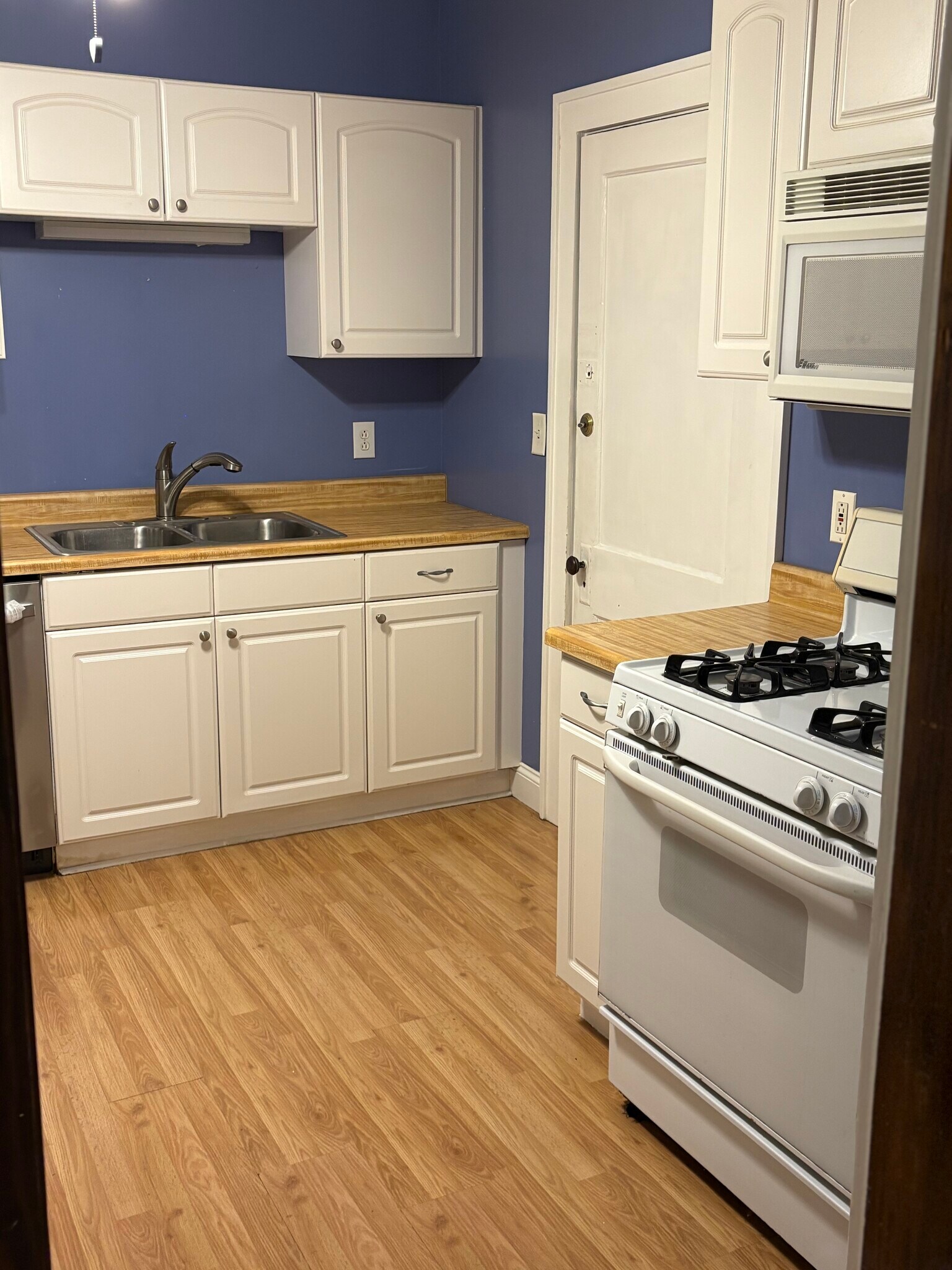 Building Photo - 4680 E 85th St