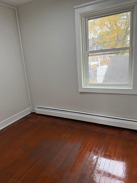 Building Photo - 16 Mohawk St