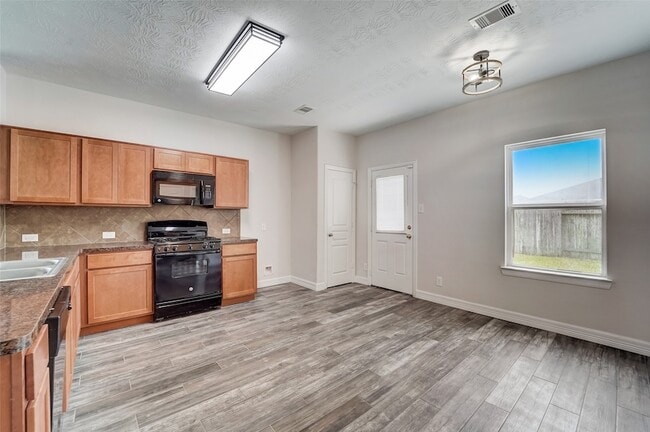 Building Photo - 315 Apache Field Ln
