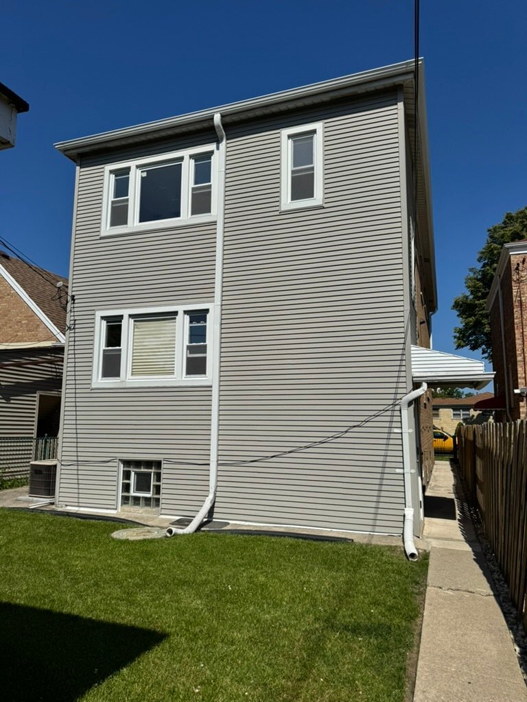 Building Photo - 5132 N Mango Ave