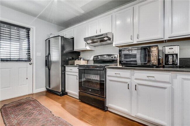 Building Photo - 1302 River Ridge Dr