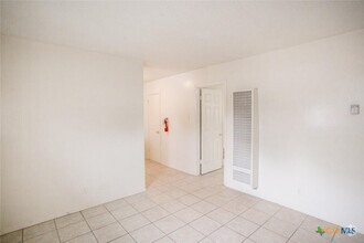 Building Photo - 1239 N LBJ Dr