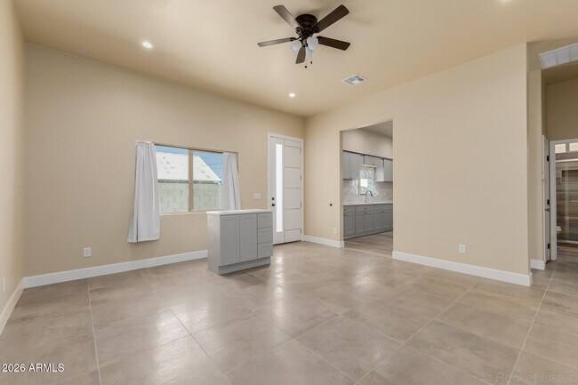 Building Photo - 1908 E Harvard St