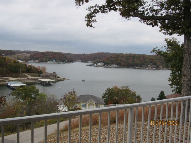 Building Photo - Lake View House with Boat Slip