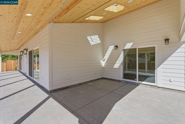 Building Photo - 3196 Rohrer Dr