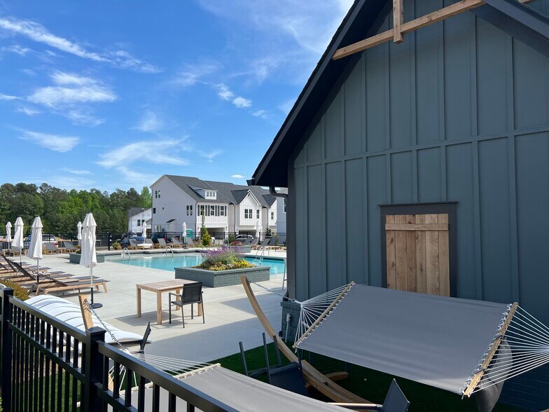 Building Photo - 1245 Willowcrest Way