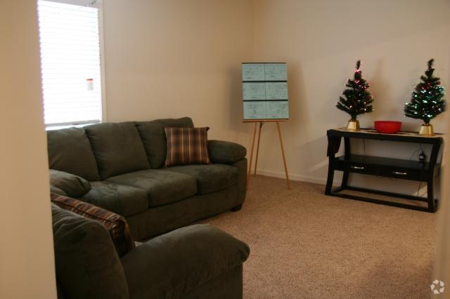 Living Room - Towne Park Apartments