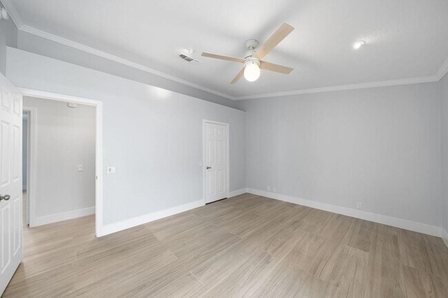 Building Photo - 54140 Avenida Mendoza