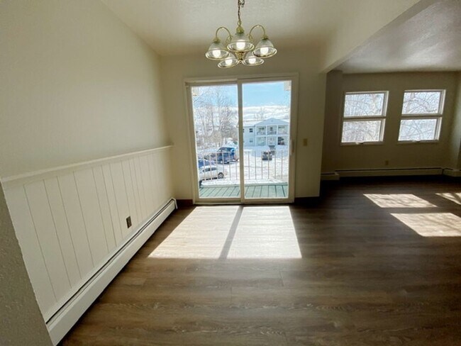 Building Photo - 3909 Malaspina Cir