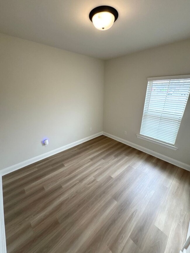 Building Photo - The Cove At Villaggio!