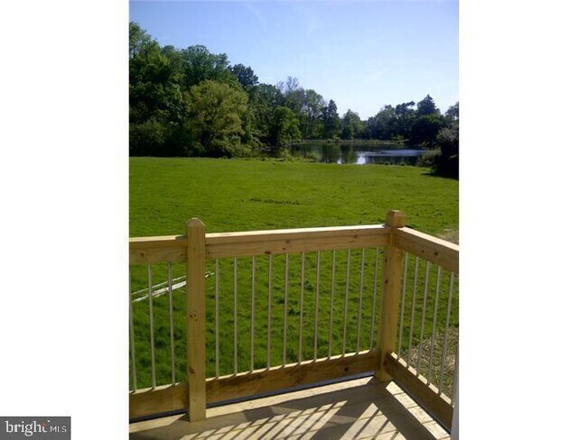 Building Photo - 85 Valley Rd