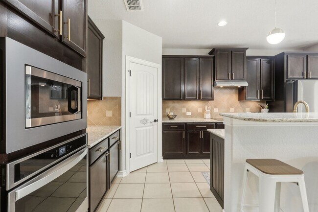 Building Photo - 8822 Kallison Arbor