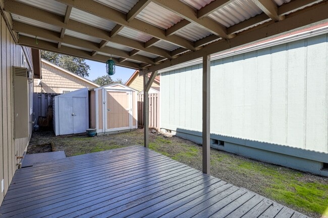 Building Photo - Cozy Lacey Rambler - Move-In Ready now! 3 bed 1 bath patio home - North Thurston S.D.