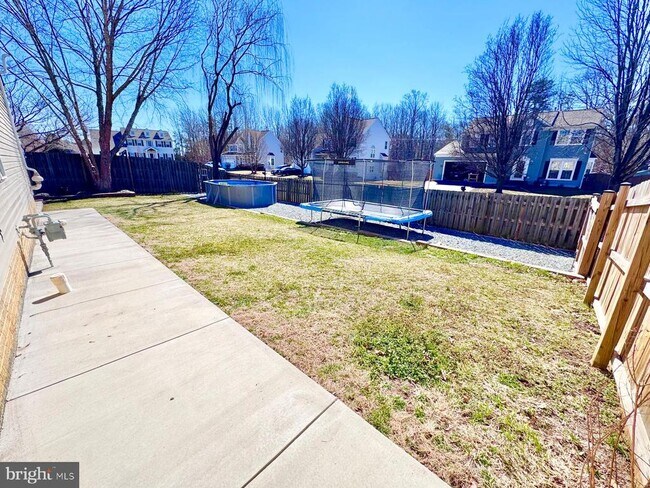 Building Photo - 15 River Oak Dr