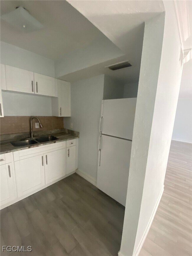 Building Photo - 1830 Maravilla Ave