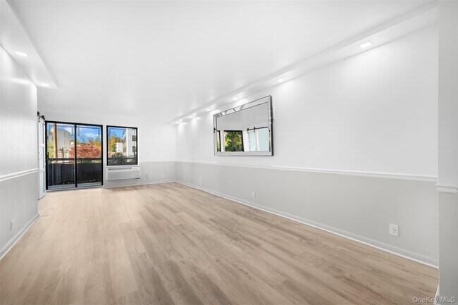 Building Photo - 141 Great Neck Rd