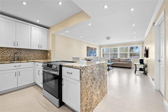 Primary Photo - 329 SE 3rd St