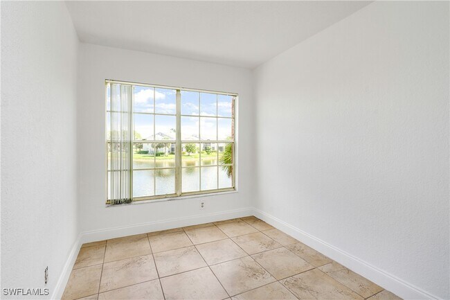 Building Photo - 150 Santa Clara Dr