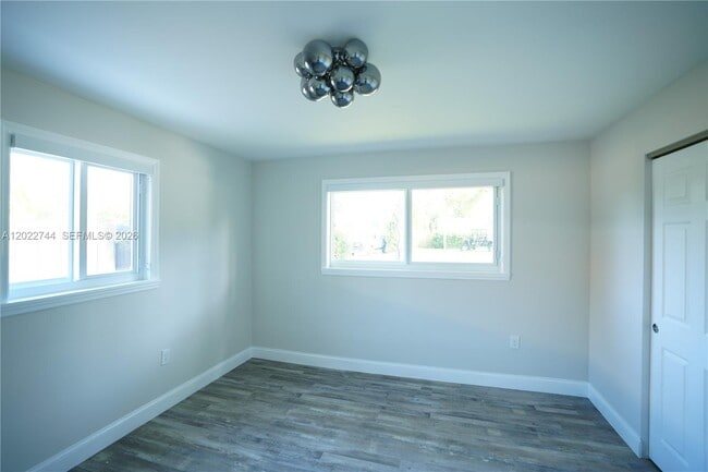 Building Photo - 2573 Conroy Dr