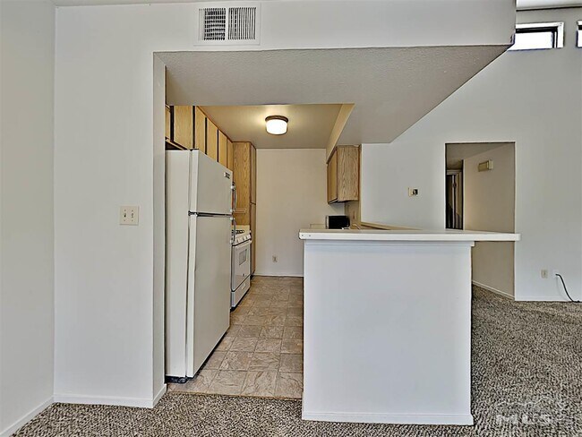 Building Photo - 2624 Sunny Slope Dr