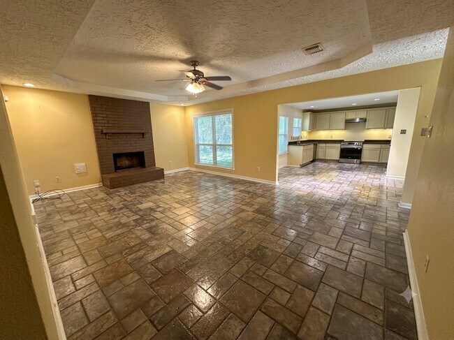 Building Photo - 18066 Forest Cedars Dr