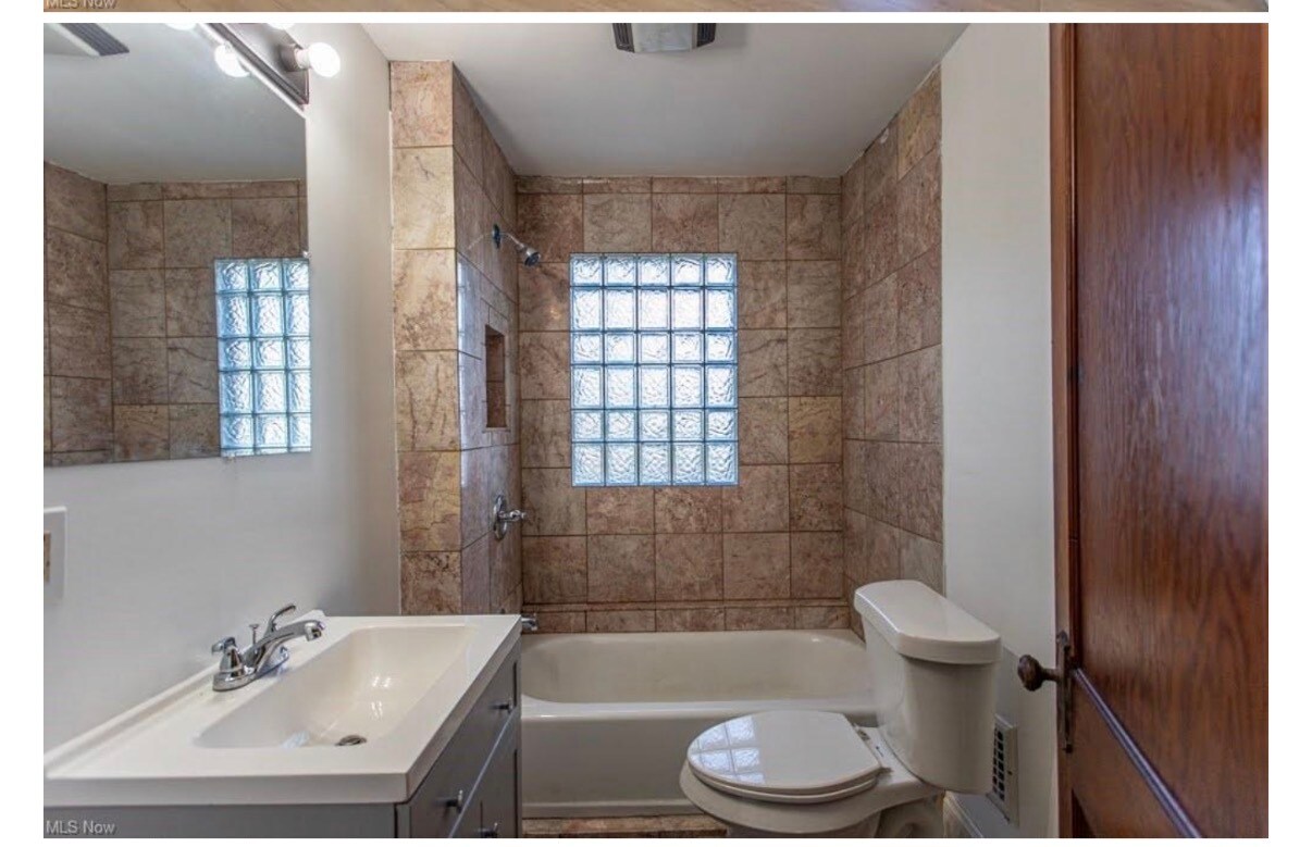 Building Photo - 154 S Schenley Ave