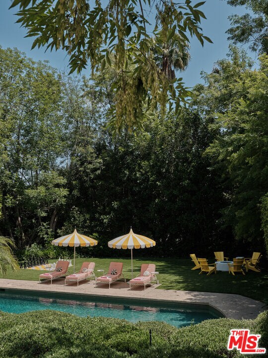 Primary Photo - 661 Doheny Rd