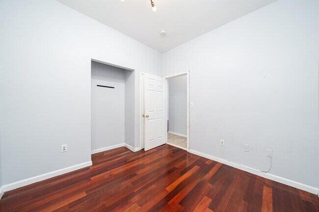 Building Photo - 126 Arlington Ave