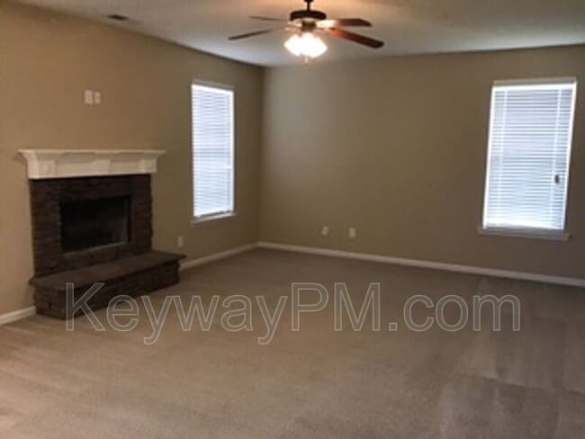 Building Photo - 6017 Reynolds Cir