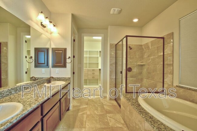 Building Photo - 1703 Elkins Ln