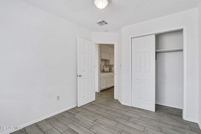 Building Photo - 1724 Gambel Quail Dr